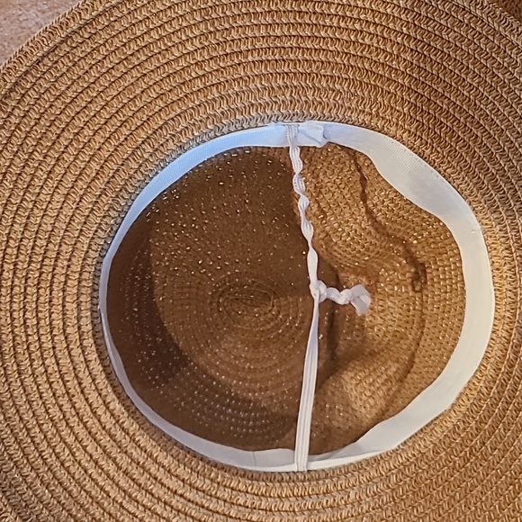 Stylish Straw Sun Hat with Black Band - Picture 2 of 7